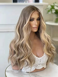 Lace Frontal Wig – Longa Lisa Sedosa com Mechas Honey Blonde